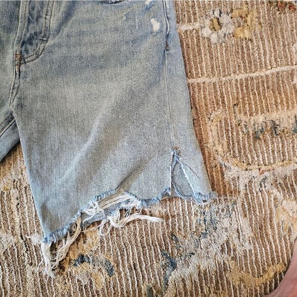 We the Free Jean shorts sz 24 with 7" inseam. Slits on sides - Picture 4 of 4